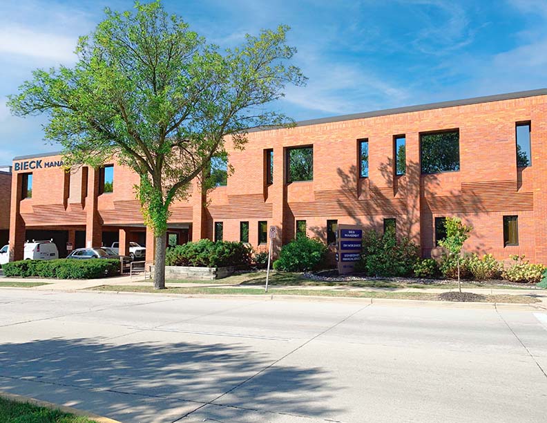 9800 W Bluemound Rd, Wauwatosa 9800 W Bluemound office building